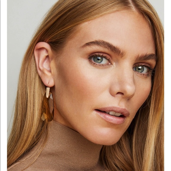 Kendra Scott Maize Rose Gold Drop. - Picture 2 of 5